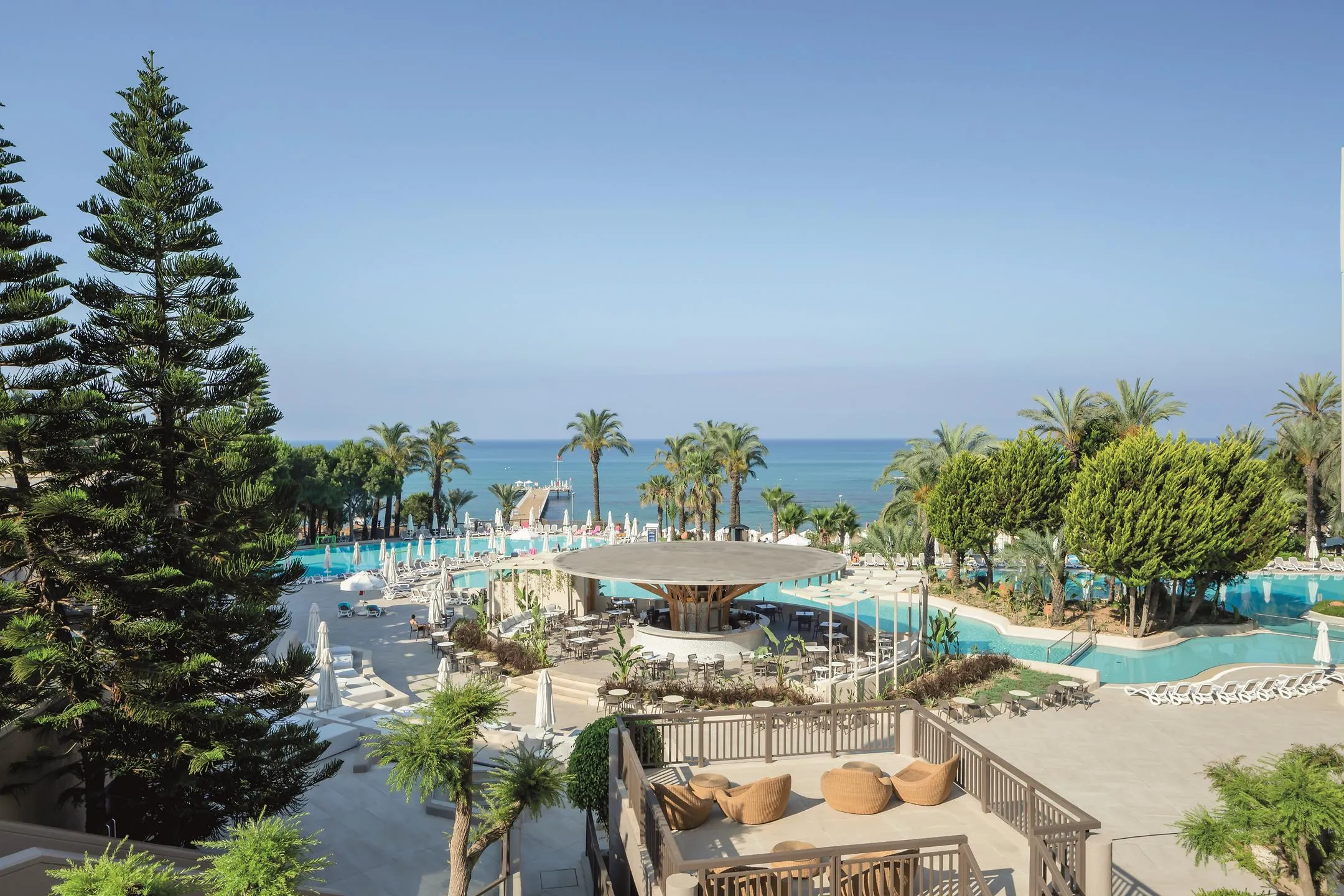 PALOMA PERİSSİA SIDE